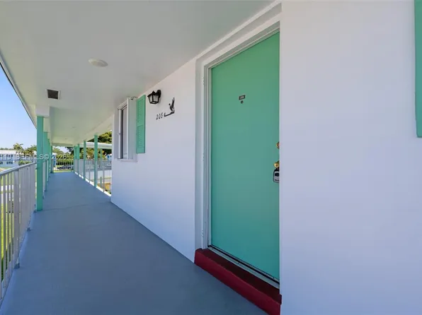 1116 Lake Ter APT 208, Boynton Beach, FL 33426