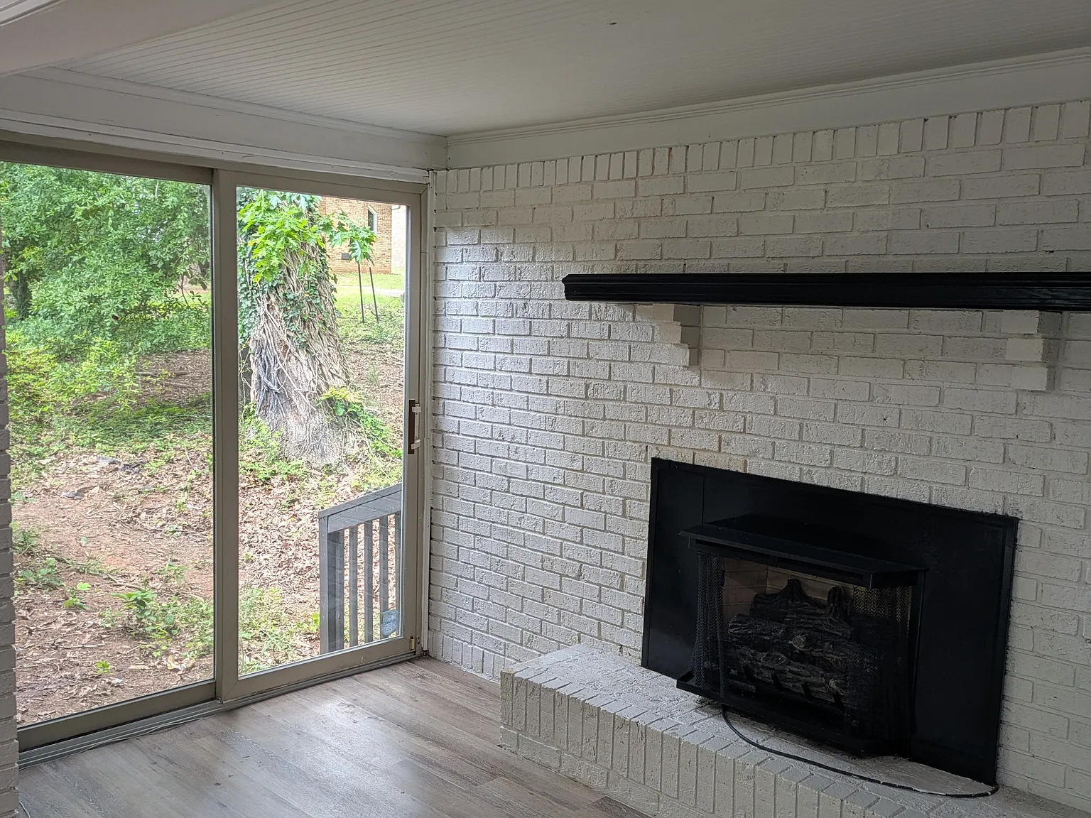 1002 Hemlock Drive - 1 — Photo 4