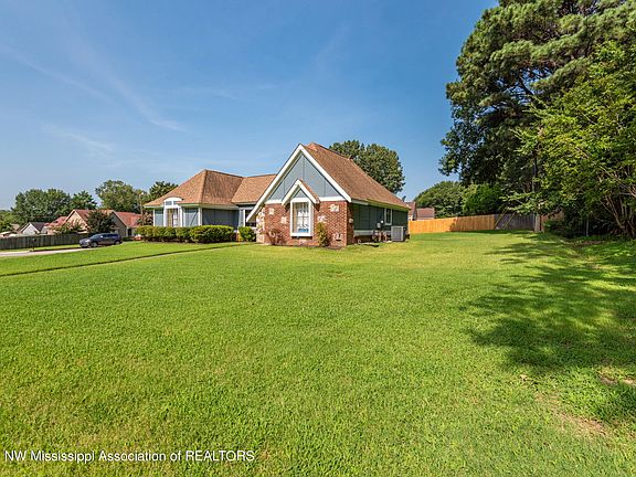 5th image of 7121 Oak Forest Dr