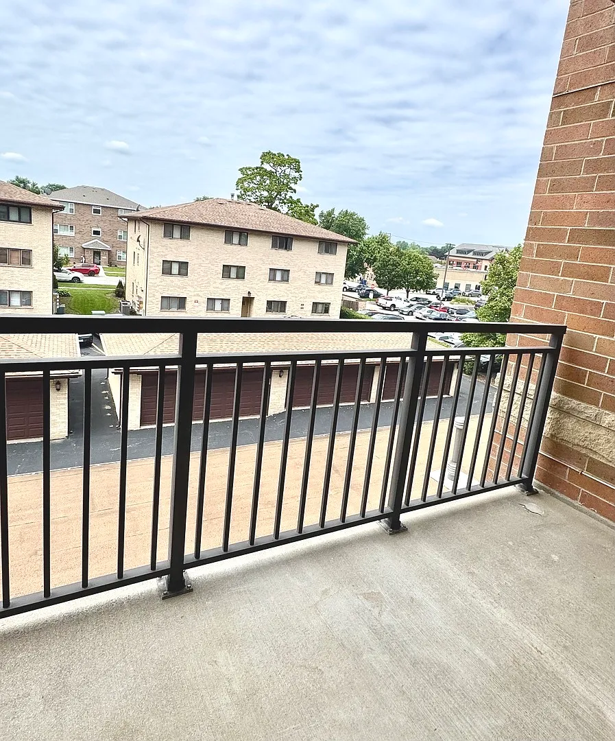 2 bed, 1087 sqft, $2,200 — Photo 4