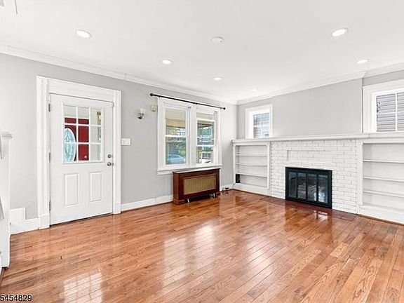 5th image of 22 Prospect St