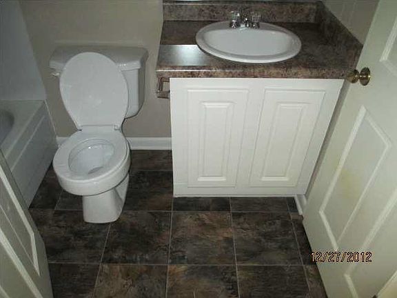 5th image of 523 N Hillview Dr