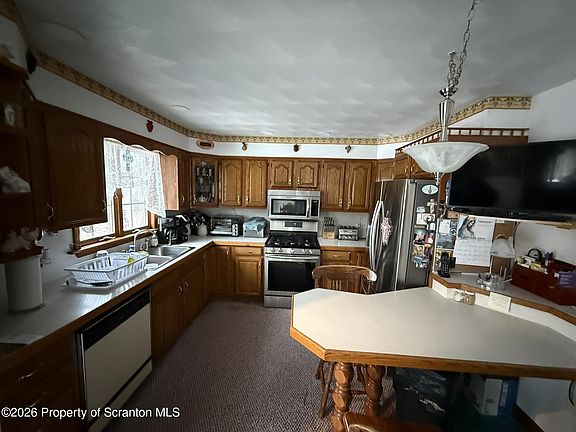 4th image of 82 River St
