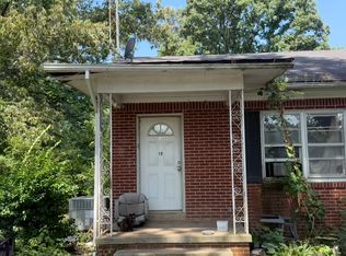 10 Arthur Hoppers Rd, Trenton, TN 38382