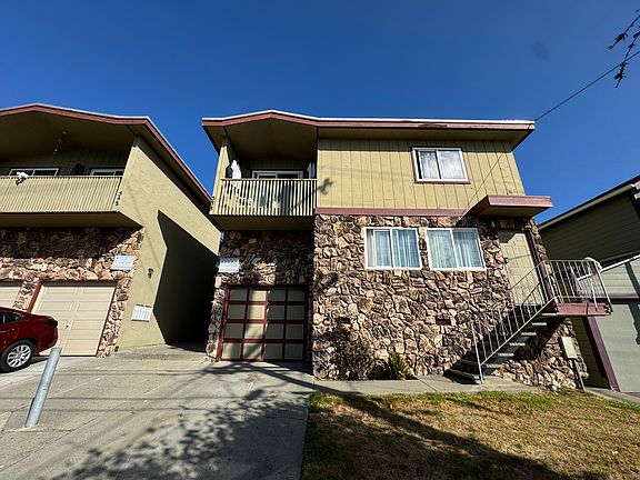 2nd image of 538 Railroad Ave APT 2
