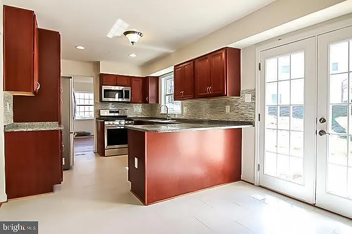13145 Melville Ln — Photo 2