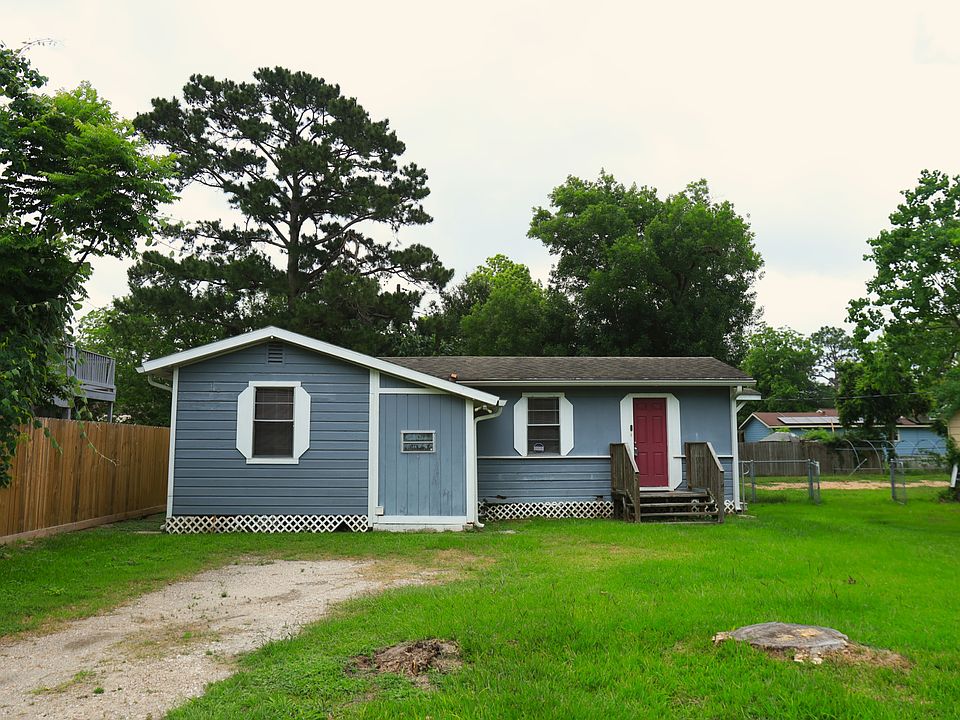 1st image of 713 S Valderas St