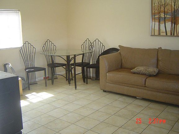4th image of 1470 Long Beach Blvd
