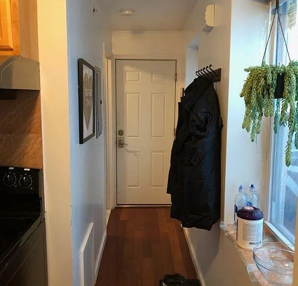 1110 Green St #2R — Photo 2