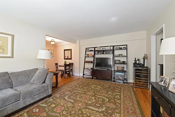 Sold by Re/Max In The City | media 21