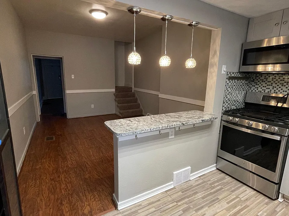 200 2nd Ave #1