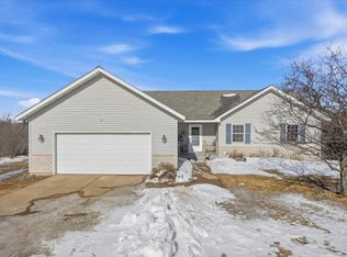456 Walnut Ridge Dr, Glenwood City, WI 54013
