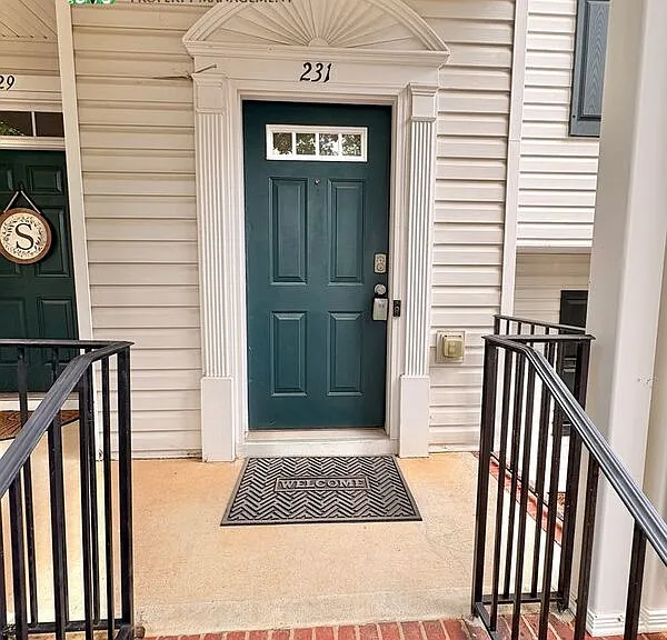 231 Village Square Dr — Photo 4