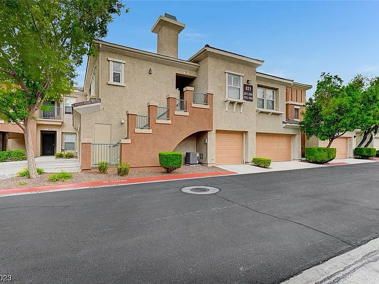 821 Titan Peak Pl — Photo 37