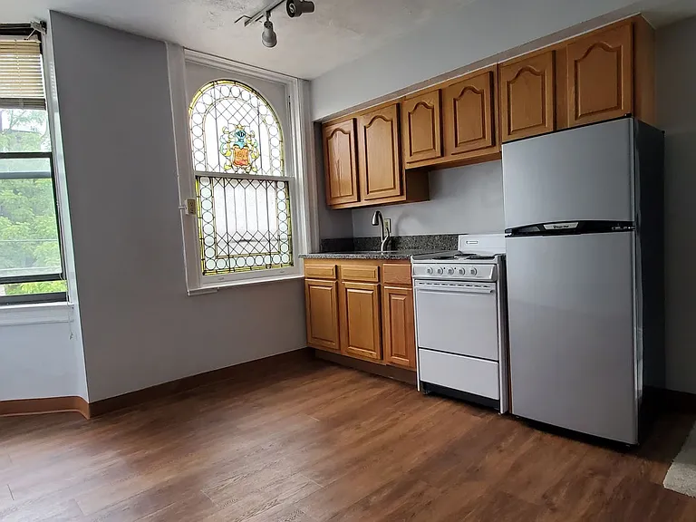 304 S Graham St #2A — Photo 2