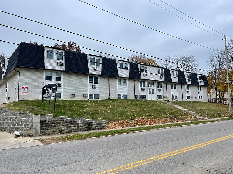 140 Wood Street — Photo 15