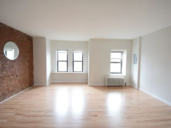 684 President Street image 1 of 11