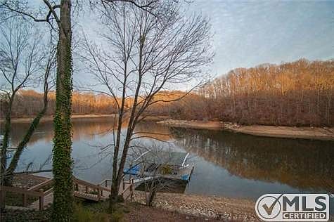 2nd image of 123 Shady Cove Ln