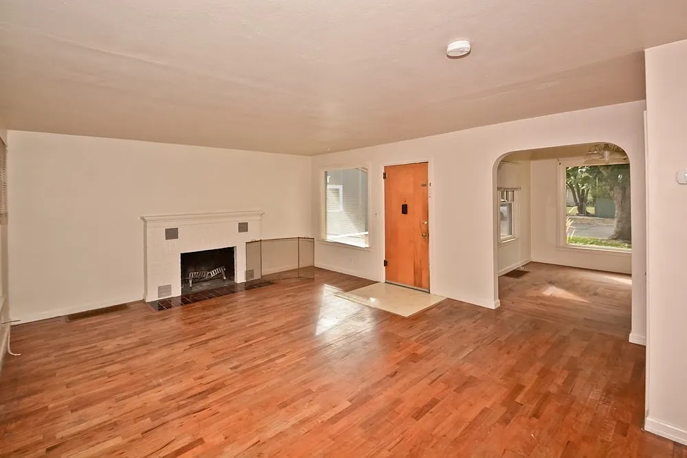1 Bedroom North End Duplex — Photo 2