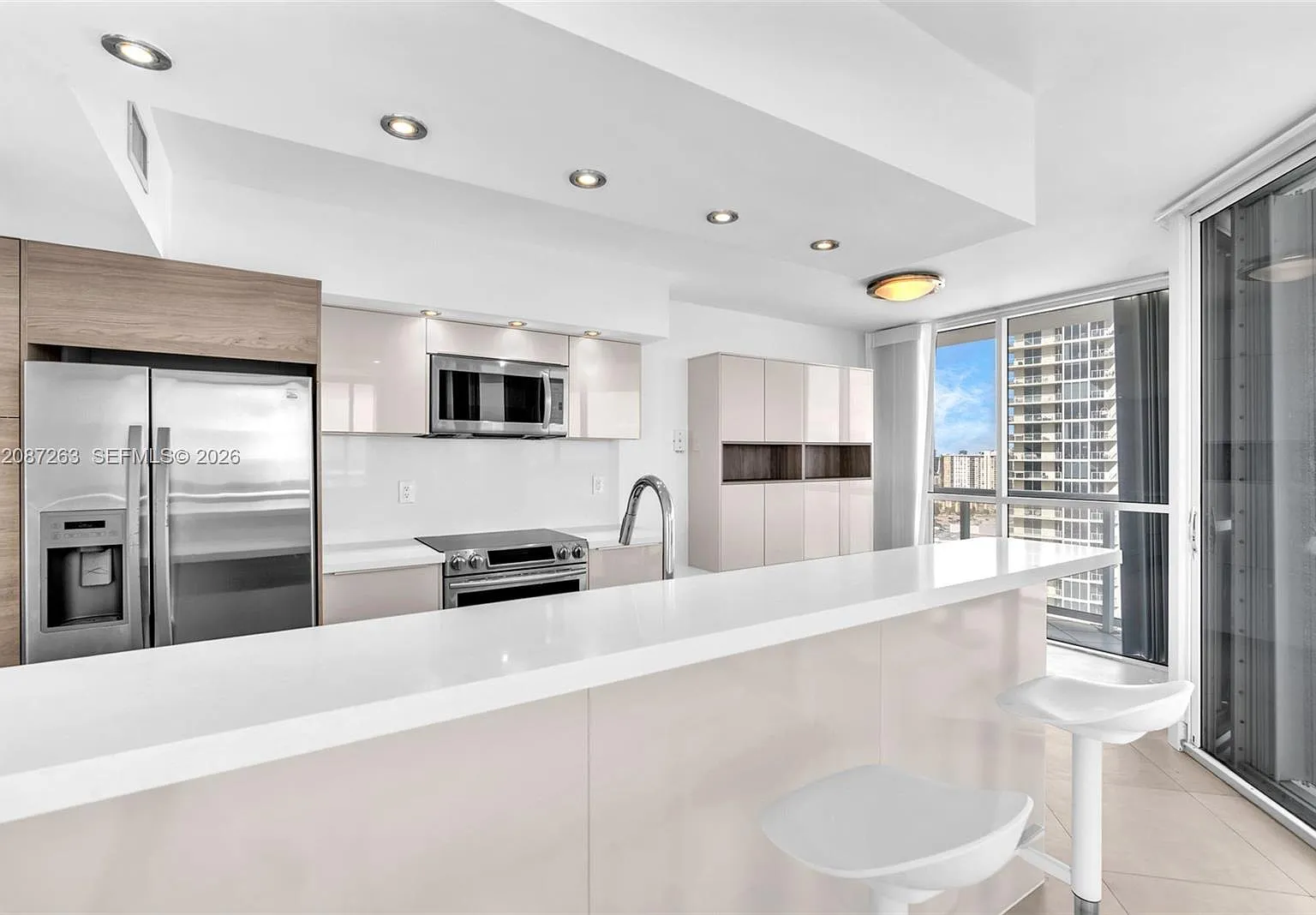 Oceania Iii Condo — Photo 2