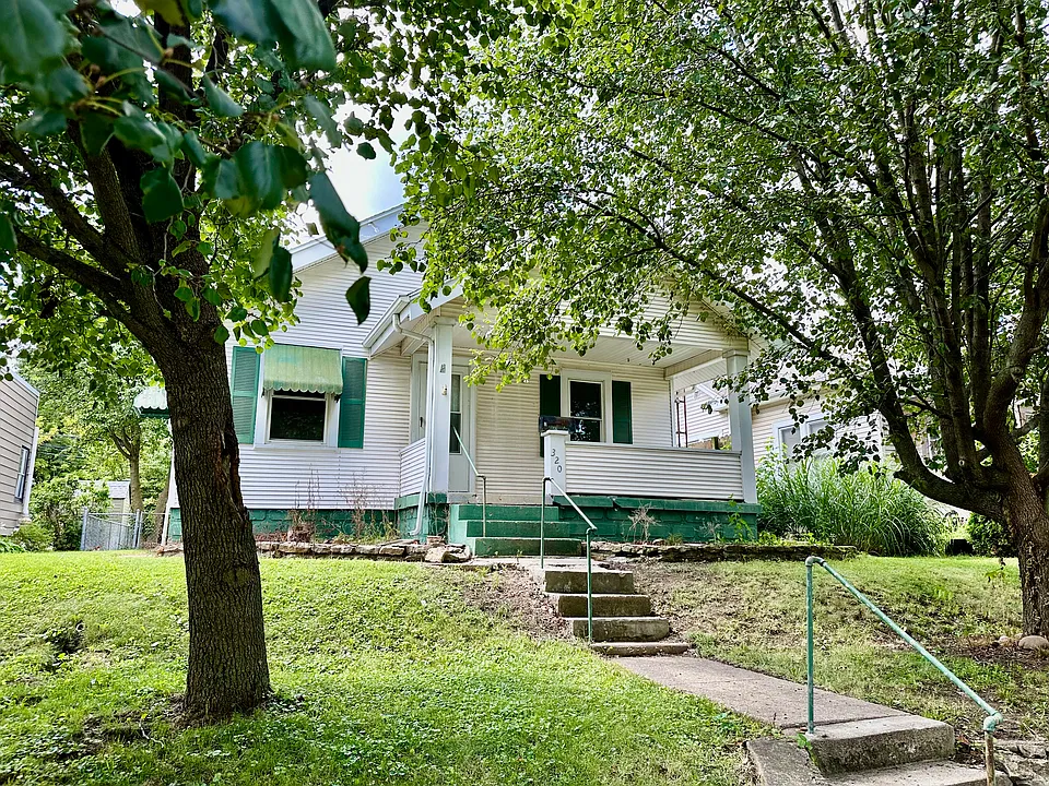 320 SW 5th St