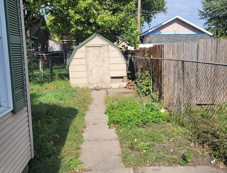 404 E Phoenix Ave — Photo 11