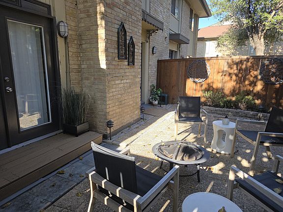 3rd image of 2612 Custer Pkwy APT B