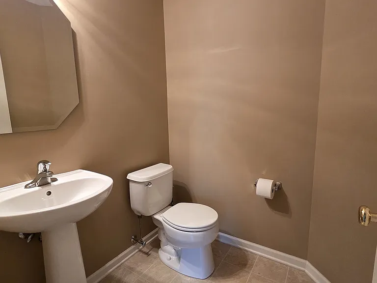 2444 Emily Ln #2444 — Photo 22