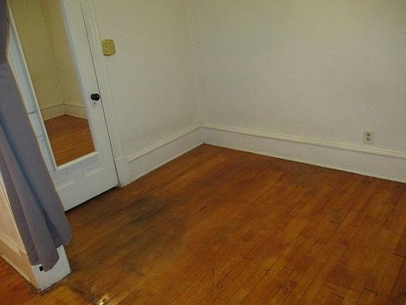 4th image of 2413 Monroe St NE
