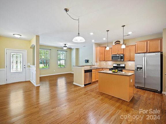 5th image of 6007 Turkey Oak Ln