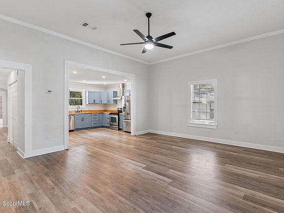 4th image of 2116 Union St