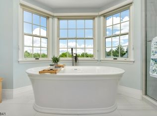 105 Hixson Rd, Flemington, NJ 08822