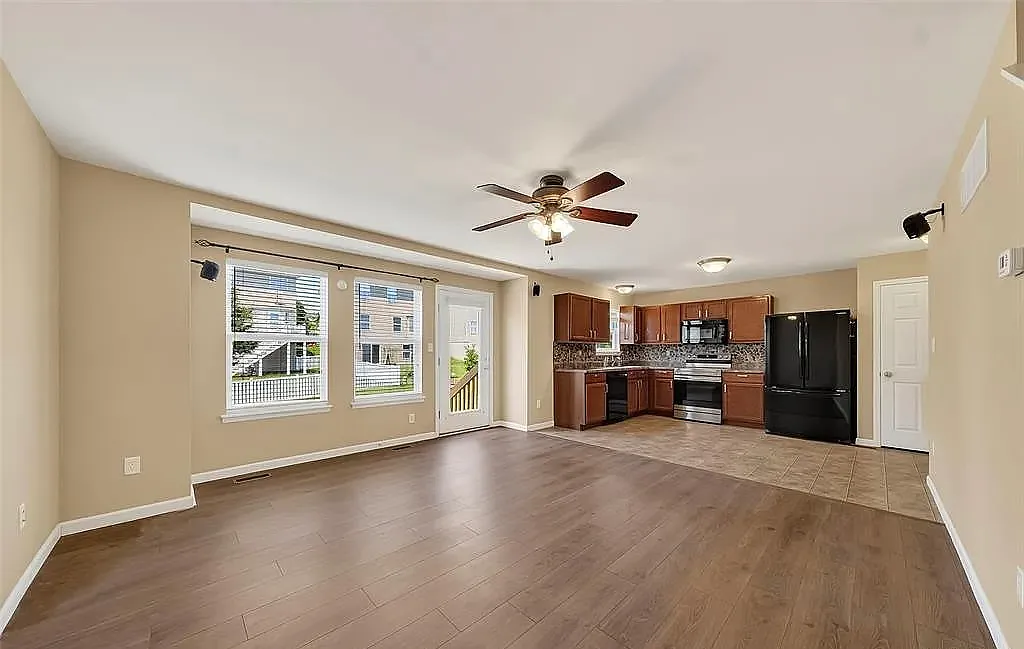 4 bed, 1761 sqft, $2,200 — Photo 4