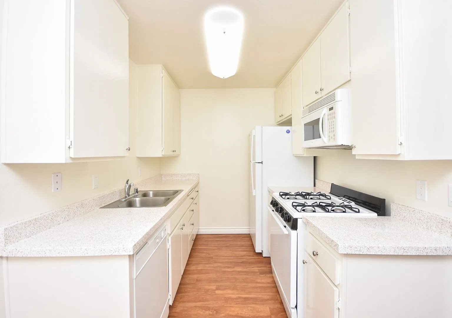 Villas de Laura Apts — Photo 3