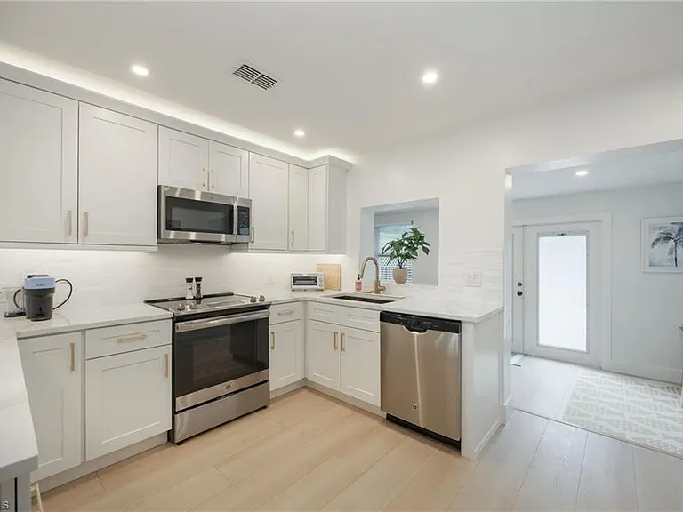 4525 Fluvia Ave — Photo 11
