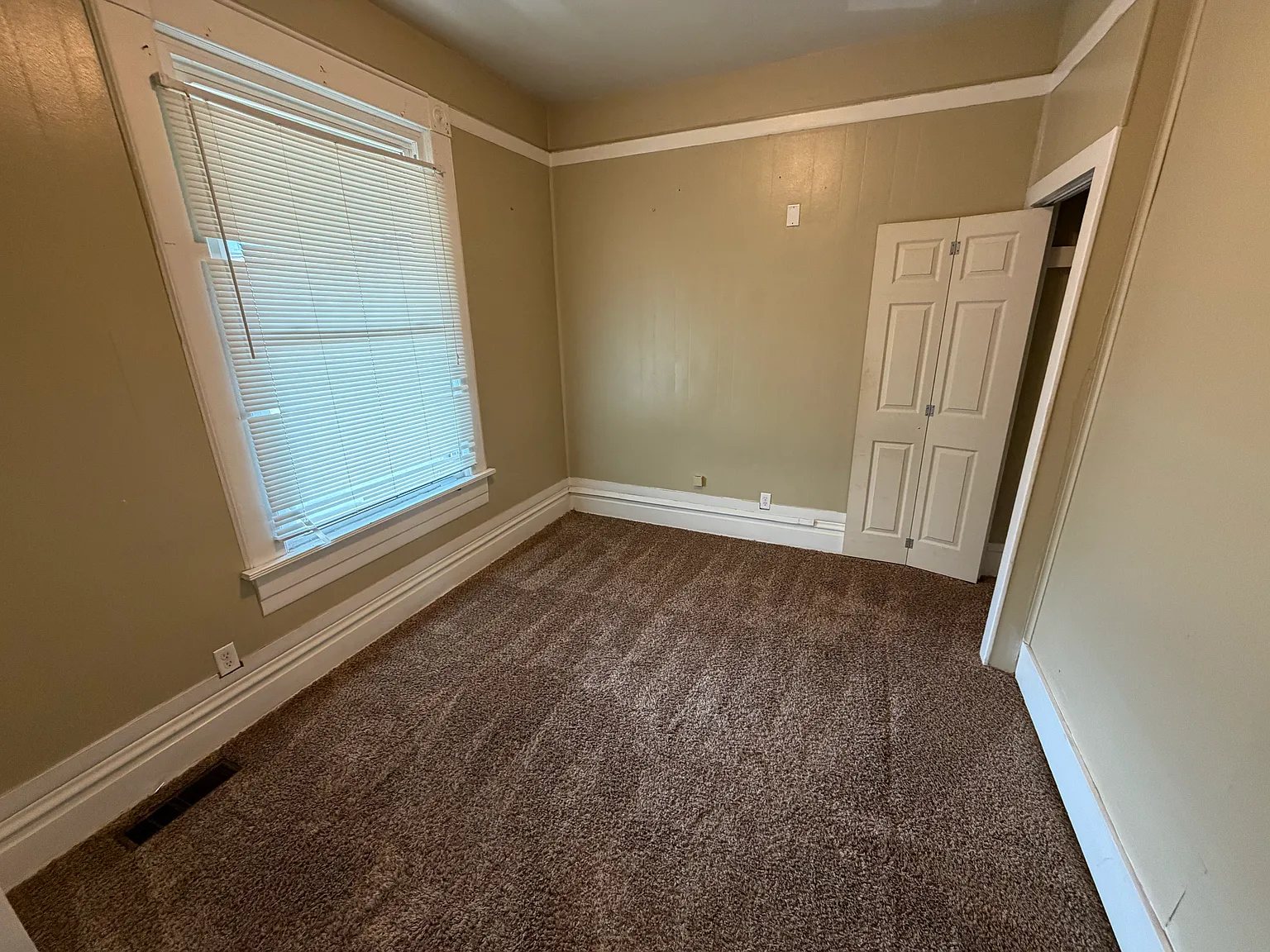1490 Indianola Avenue — Photo 4