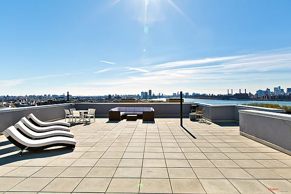 Sold by Modern Spaces | media 19