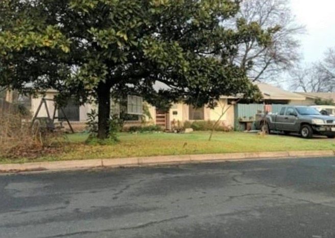 1st image of 8012 Gault St