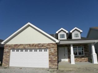 10181 W Privet Dr, Crown Pt, IN 46307