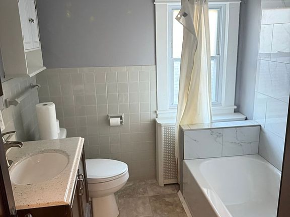 4th image of 18 Fairfield Ave