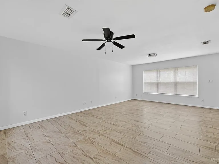1729 W Jefferson St — Photo 2