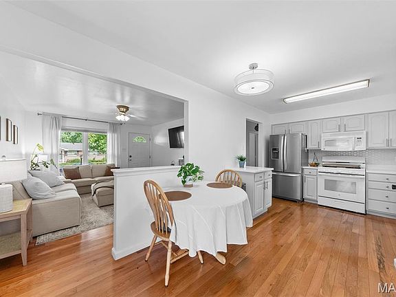 3rd image of 3500 Glen Arbor Dr