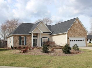 15 Meadow Walk Ct, Fletcher, NC 28732