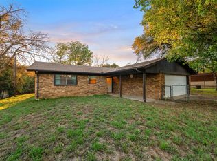 140 Parsonage St, Azle, TX 76020