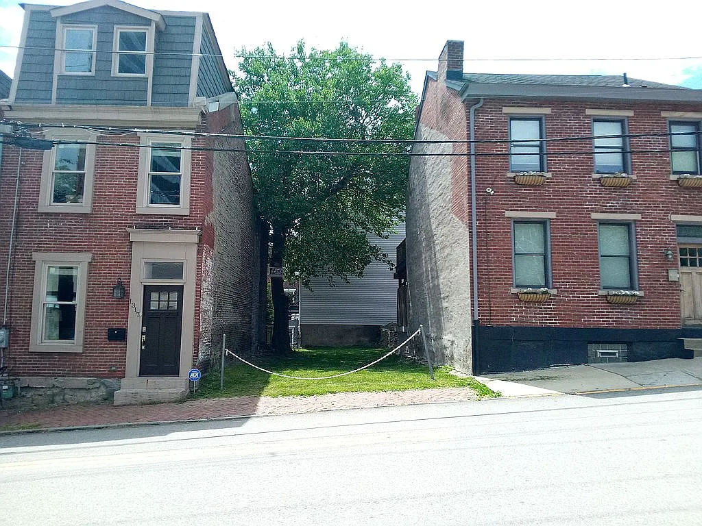 1319 Sandusky St photo 1