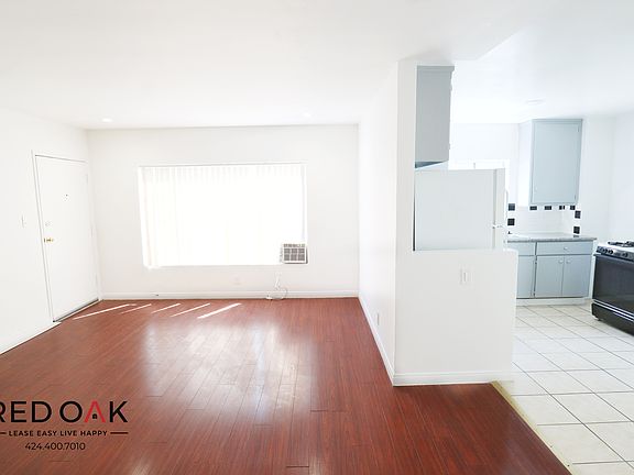 2nd image of 3409 Club Dr APT 5