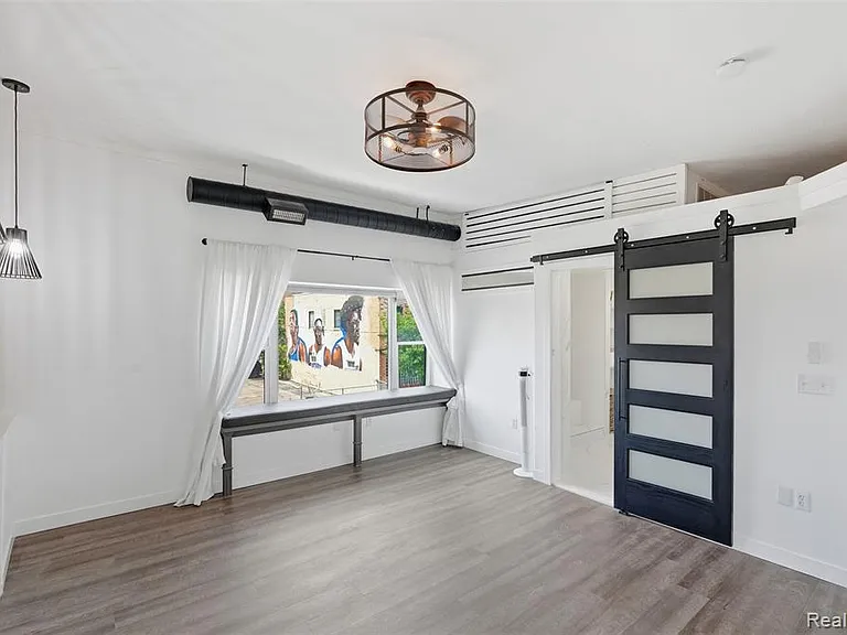 436 E Milwaukee St — Photo 20