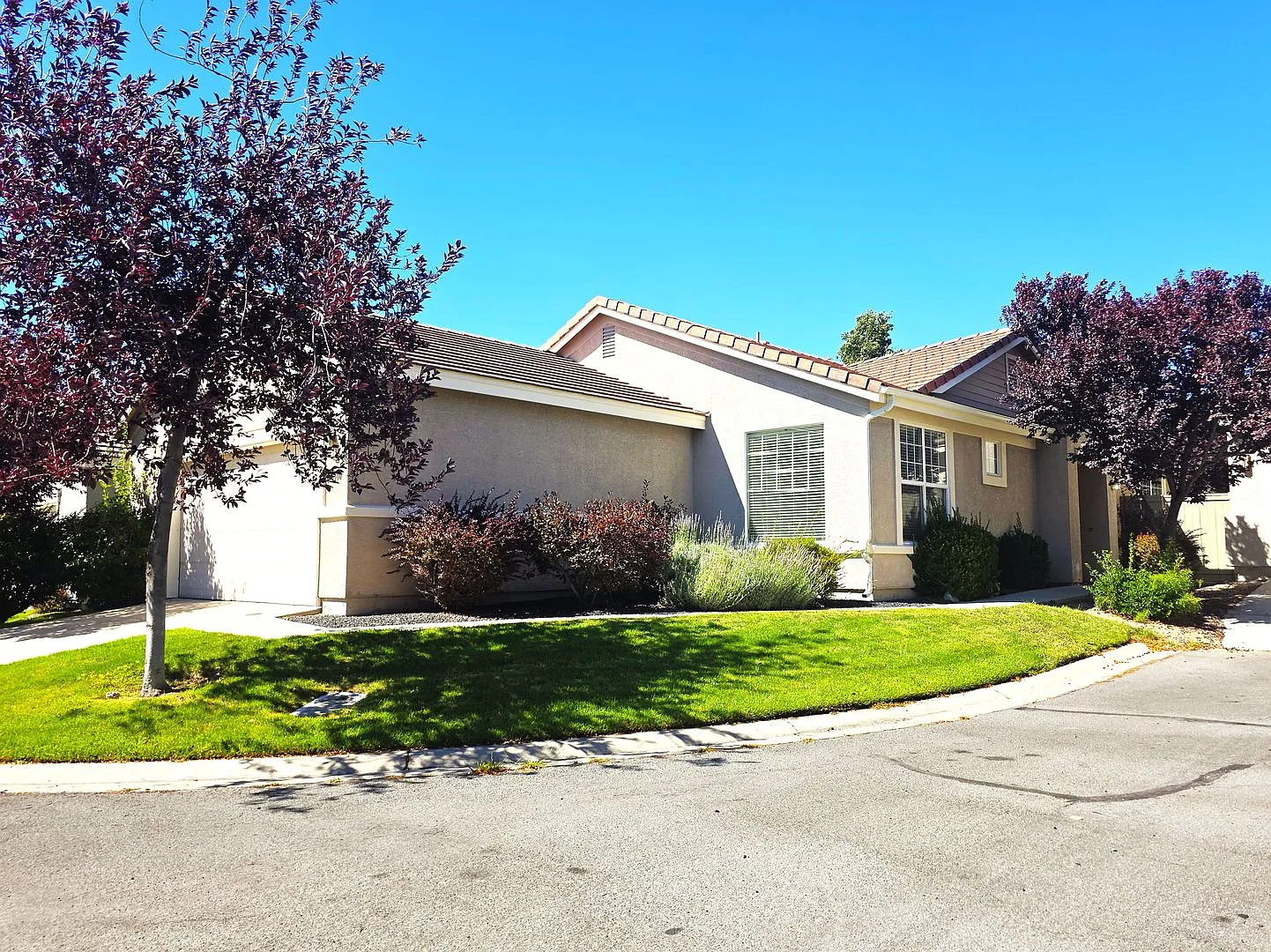 Single-Story 3 Bed, 2 Bath Home in Gated Double Diamond Community Pool, Gym & 2-Car Garage — Photo 1