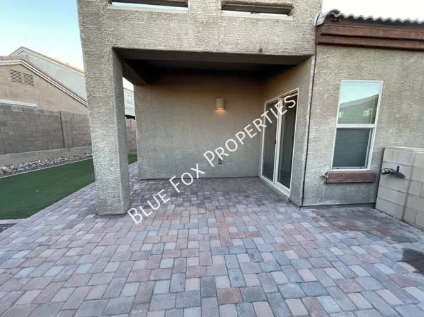 8721 N Black Pine Dr, Tucson, AZ 85743