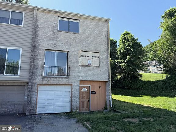 3rd image of 215 Andrew Rd